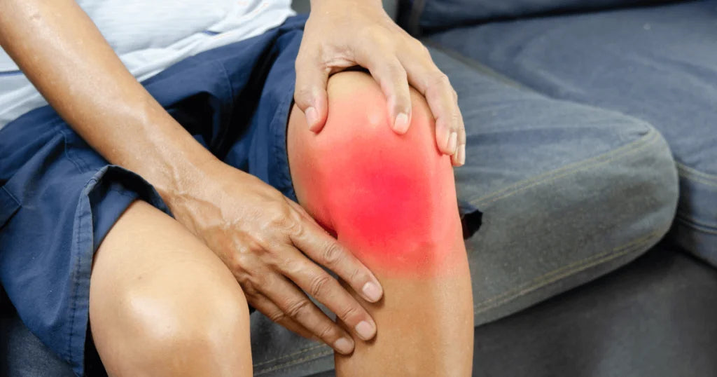 Częstym objawem choroby Whipple'a są bóle stawów - zdjęcie poglądowe