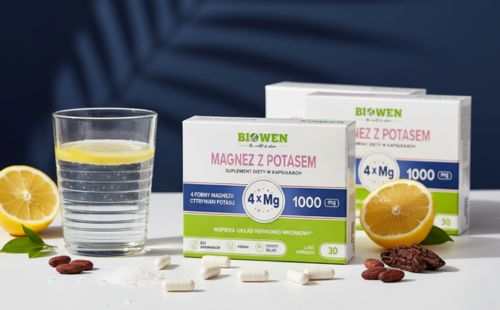 Suplement Magnez z potasem Biowen 30 kapsułek z cytryną, wodą i kapsułkami ułożonymi na jasnej powierzchni.
